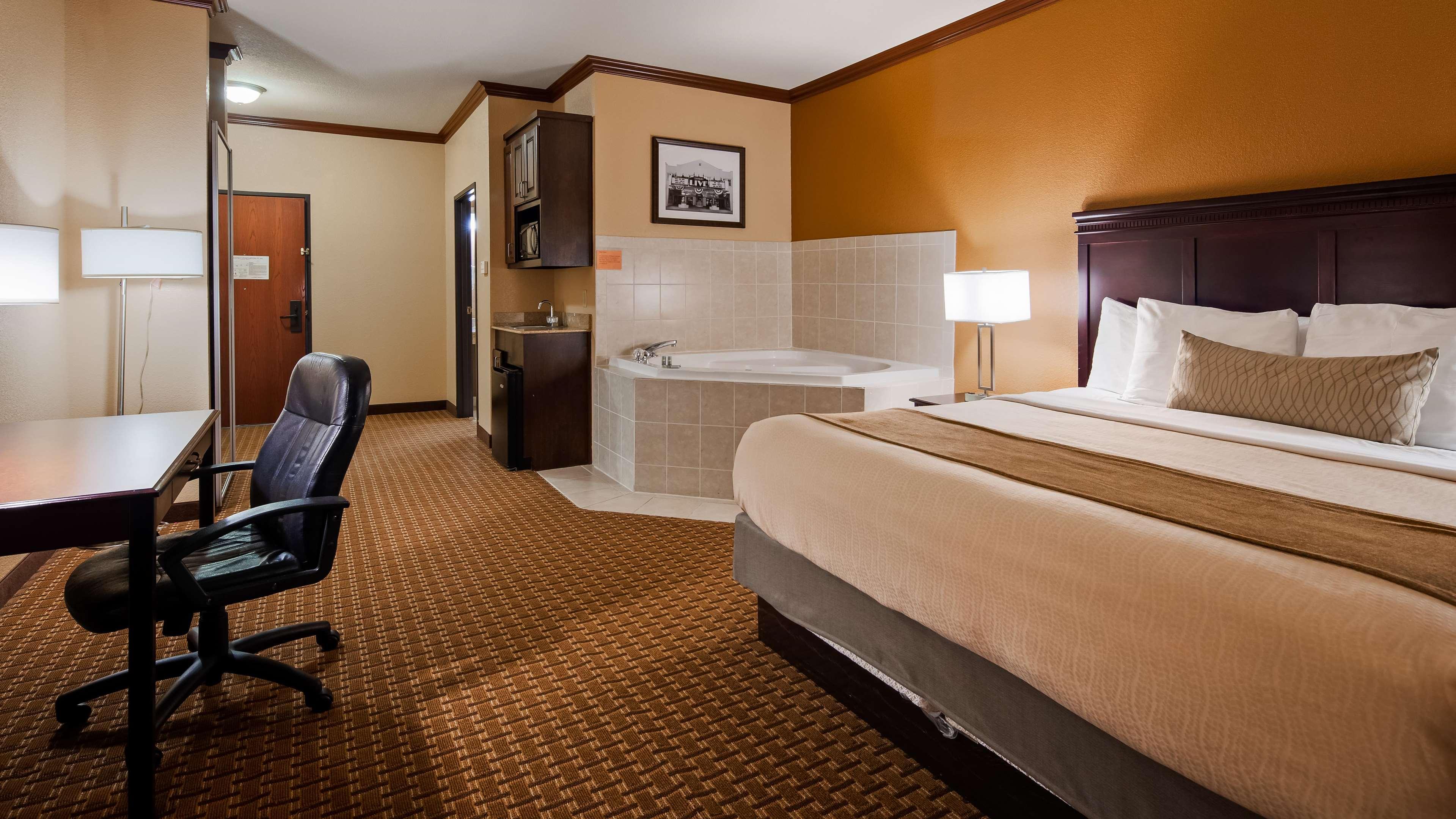 Best Western Granbury Inn And Suites Exterior photo