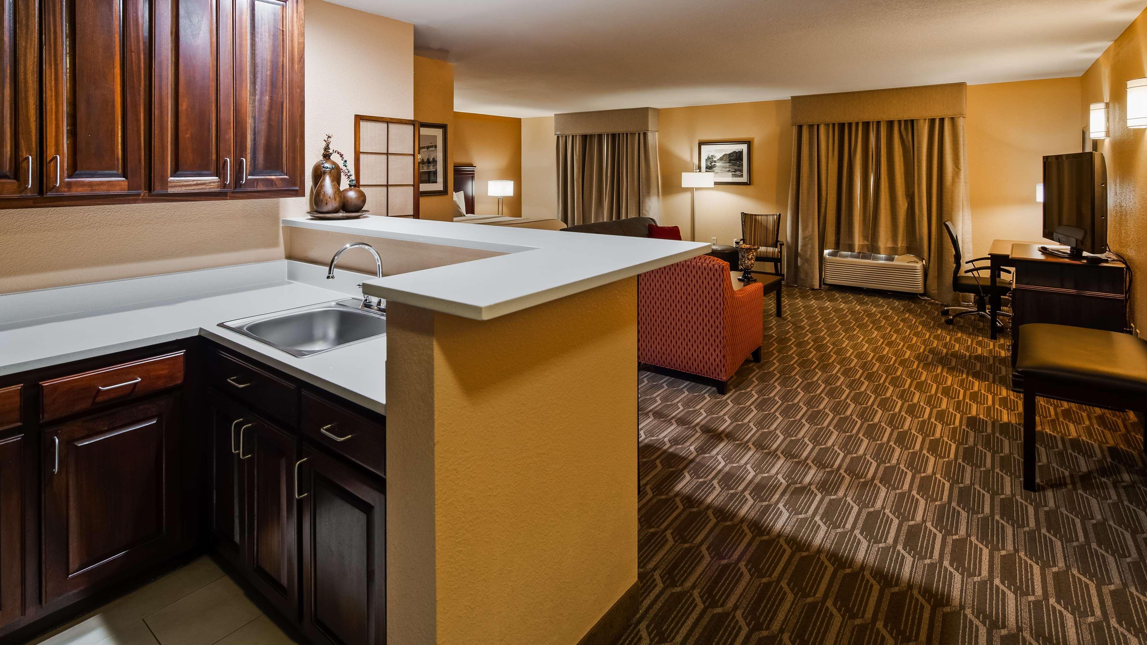 Best Western Granbury Inn And Suites Exterior photo